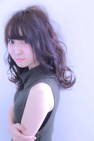 ロング 伊藤 裕貴のヘアスタイル