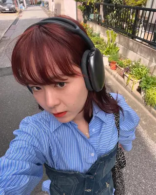 セミロング カラー 阿久津真衣 似合わせカットのヘアスタイル