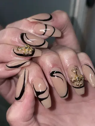 ネイル NES NAIL所属・さゆり￤推しキャラ ￤ロングネイル🩷のネイルデザイン