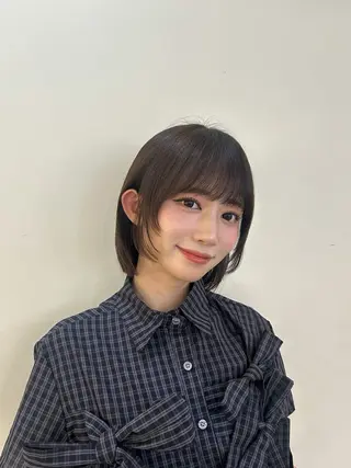 ショート カラー レイヤー/ボブ/透明 感カラー/佐藤奈由のヘアスタイル