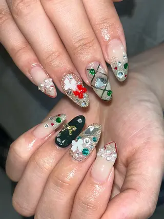 ネイル elen南越谷 Rina𖥔⋱のネイルデザイン