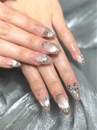 ネイル ルシイ🎀新宿長さ 出しパーツ専門店のネイルデザイン