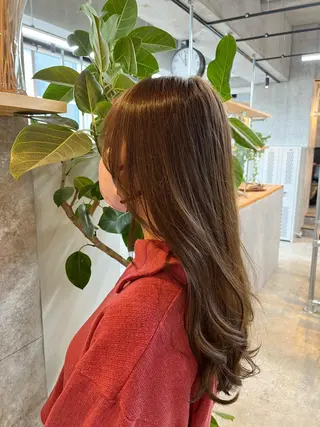 ロング カラー ハイトーンカラ ー/小川のヘアスタイル