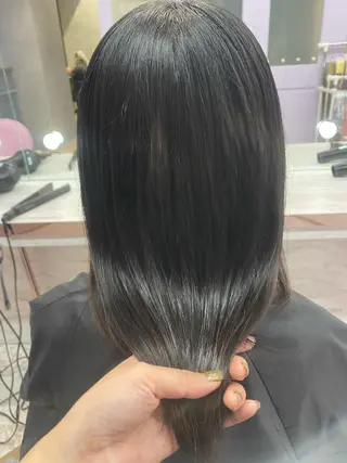 セミロング Cielro【 シェイロ 】所属・Cielro/ダブル カラー/西田咲希のヘアスタイル