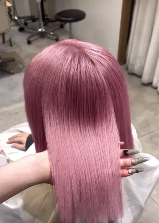ミディアム 名嘉 穂乃花のヘアスタイル