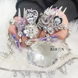 ロング ♛︎BARON♛︎ RIKAのネイルデザイン