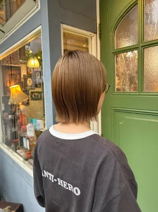 ショート カラー BRITS 渡辺 菜々子のヘアスタイル