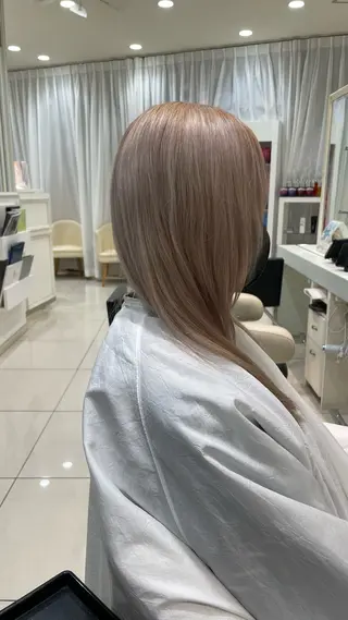 セミロング ハイトーン募集中 💜✝️荒川優輝のヘアスタイル