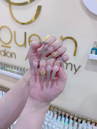 ネイル MQueen ネイルサロンマルのネイルデザイン