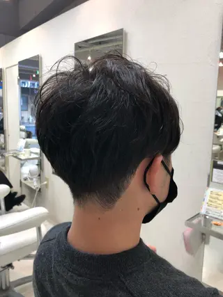 カラー メンズ 阿部 美咲のヘアスタイル