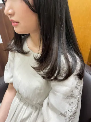 セミロング katae sayoriのヘアスタイル