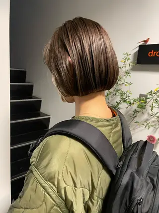 ショート カラー ファッションに 溶け込むstyleのヘアスタイル