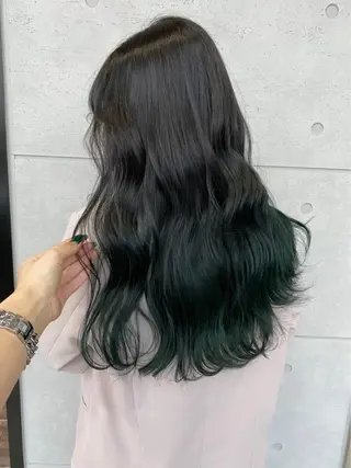ロング カラー 山本 愛華のヘアスタイル