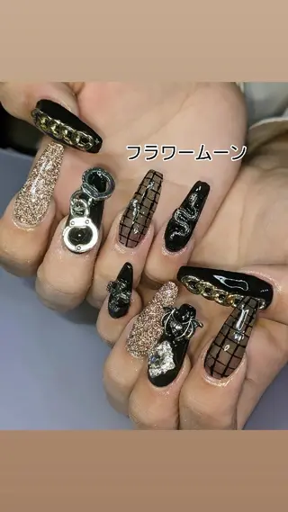 ネイル フラワー ムーンのネイルデザイン