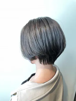 ショート カラー レイヤー/艶カラー 🫧守利のヘアスタイル