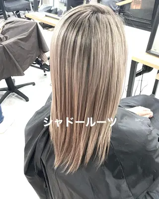 ミディアム カラー パーマ ヘアアレンジ ハイトーン カラーのヘアスタイル