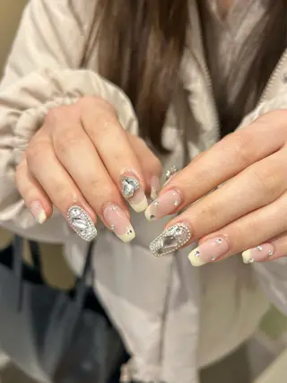 ネイル ⠀ loggy.のネイルデザイン