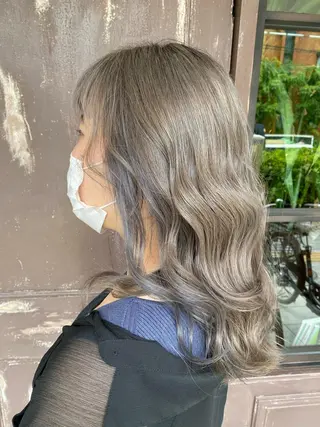 セミロング カラー 川越 輝梨奈のヘアスタイル