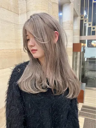 セミロング カラー SEINA️️/烏丸 ブリーチ/ハイトーンのヘアスタイル