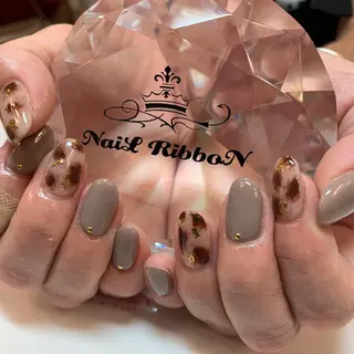 ネイル ネイルリボン 受付スタッフのネイルデザイン