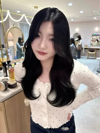 ロング カラー merc.谷本 澪のヘアスタイル