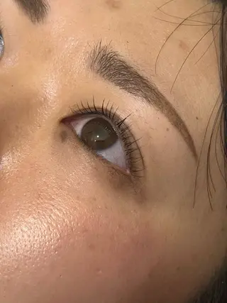 マツエク・マツパ Cure所属・三澤 朱里の眉毛・アイブロウイメージ