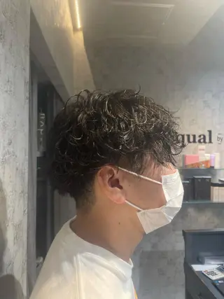 セミロング カラー パーマ メンズ 韓国風/メンズ アイブロウワックスの眉毛・アイブロウイメージ