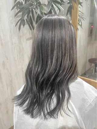 ロング カラー blau hair and care《ブラウ》所属・MARU.縮毛矯正 デザインカラーのヘアスタイル