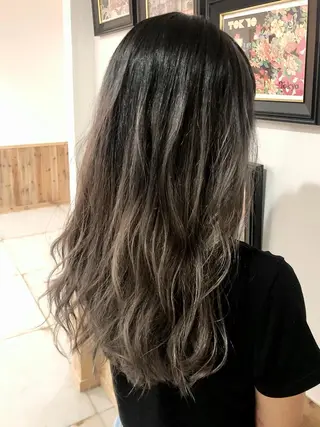 ロング カラー ヘアアレンジ hair design NORM所属・吉田裕太/ハイライト ダブルカラーのヘアスタイル