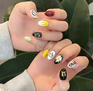 ミディアム Bling Salonのネイルデザイン