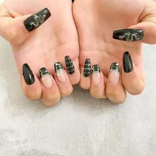 ネイル ゴテゴテ💙ワンホン リオナのネイルデザイン