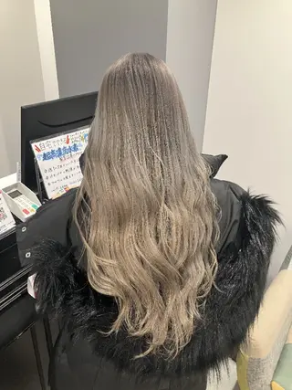 ロング カラー sourire（スーリール）所属・yuumi 👱🏻‍♀️のヘアスタイル