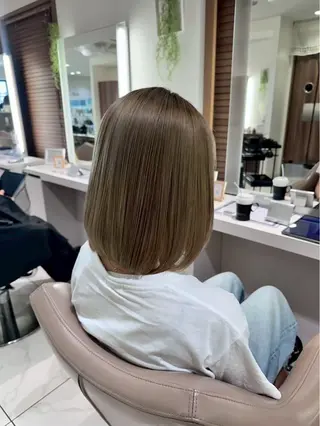 ミディアム 篠塚 菜々子のヘアスタイル