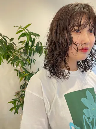 ミディアム 可愛いパーマスタイル といえばISSEYのヘアスタイル