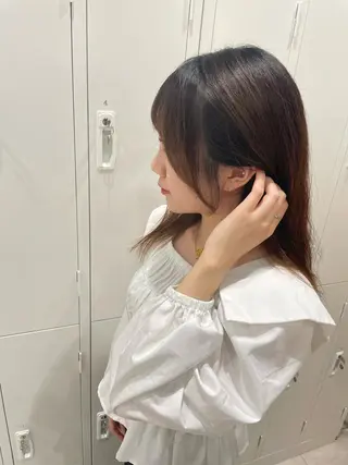 ミディアム ハッシュカット レイヤー池袋のヘアスタイル