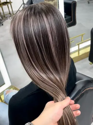 ロング senjyu GINZA所属・バレイヤージュ/ハイ ライト/庄司鉄平のヘアスタイル