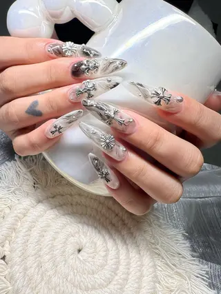 ネイル Lee Nailsのネイルデザイン
