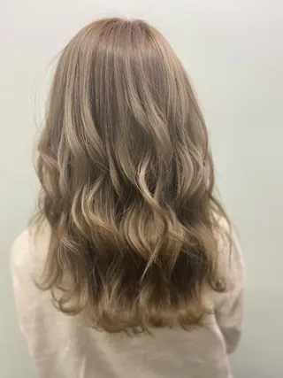 セミロング カラー パーマ ヘアアレンジ メンズ キッズ ネイル マツエク・マツパ 🌟ブリーチ特化型 ハイトーンカラー🌟のヘアスタイル