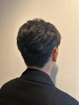 カラー メンズ 安達 望のヘアスタイル