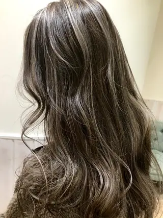 ロング カラー にしだ まりえのヘアスタイル