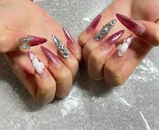 ネイル VIERU 🌈🎀💖のネイルデザイン