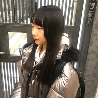 ロング ウルフカット／吉村 桃子のヘアスタイル