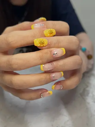 ネイル sol所属・sol. ¨̮ 𓇼 yunaのネイルデザイン