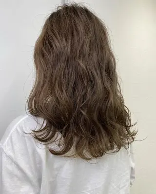 カラー niina /艶髪指名NO.1のヘアスタイル