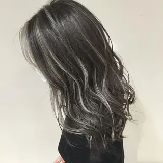 セミロング カラー AMI Hair  supply所属・髪質改善カラー 韓国風レイヤーのヘアスタイル