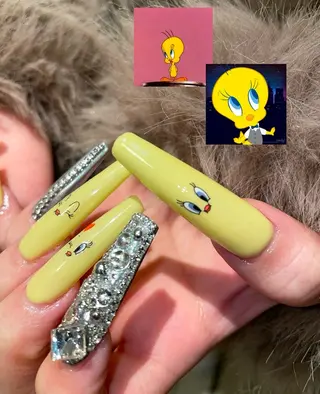 ネイル GO TODAY シェアサロン 渋谷Amiu店所属・渋谷ネイル🎀 y2k/海外ネイルのネイルデザイン