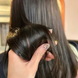 セミロング カラー MUKU 市川 莉花のヘアスタイル