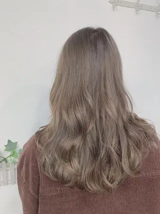 セミロング 安藤 まどかのヘアスタイル