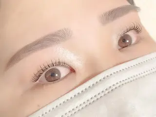 マツエク・マツパ アイブロウ unjour  アンジュール所属・サキヤマ ナノカの眉毛・アイブロウイメージ