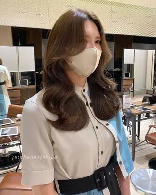 セミロング カラー レイヤー/顔周り /透明感🩶高橋大のヘアスタイル